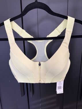 Beyoncé IVY PARK Front-Zip High-Support Sports Bra - Light Yellow